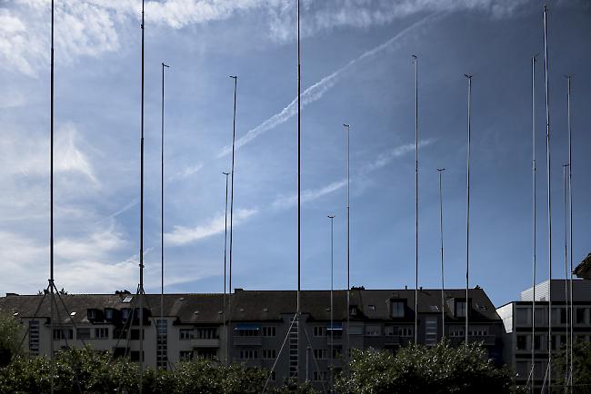 Die Volksinitiative "Zersiedelung stoppen - für eine nachhaltige Siedlungsentwicklung" der Jungen Grünen verlangt, die Ausdehnung der Bauzonen gesamtschweizerisch auf unbestimmte Zeit zu stoppen.