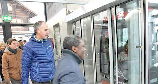 Staatsrat Christophe Darbellay vor der offiziellen Jungfernfahrt.