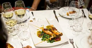 W&auml;hrend den Weihnachtsfeiertagen sind unsere Tische vermehrt mit erlesenen Speisen gedeckt.