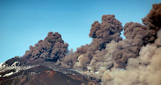 Der 3300 Meter hohe &Auml;tna ist der gr&ouml;sste aktive Vulkan Europas. 