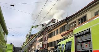 Die Feuerwehr war mit einem Grossaufgebot vor Ort.