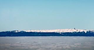 Der Chasseral ragt aus dem Nebelmeer (Archiv).