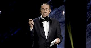 Heftige Vorw&uuml;rfe. Seit Herbst 2017 sind in mehr als 30 F&auml;llen Vorw&uuml;rfe von sexuellen &Uuml;bergriffen und Bel&auml;stigung gegen Spacey &ouml;ffentlich vorgebracht worden.