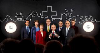 Das offizielle Bundesratsfoto 2019 mit Bundeskanzler Walter Thurnherr und den Bundesr&auml;ten Viola Amherd, Simonetta Sommaruga, Guy Parmelin, Ueli Maurer, Ignazio Cassis, Alain Berset und Karin Keller Sutter (von links).