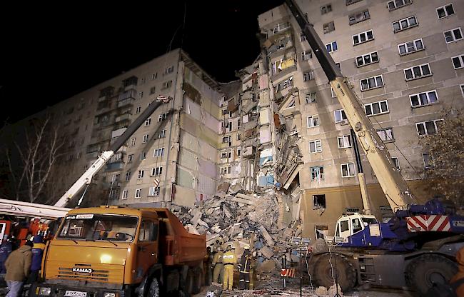 Die Gasexplosion am Silvestertag im russischen Magnitogorsk hat mindestens sieben Menschen und womöglich sogar Dutzenden das Leben gekostet.