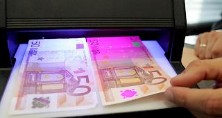 Dem Lokalpersonal sind die gef&auml;lschten 50-Euro-Noten aufgefallen. 