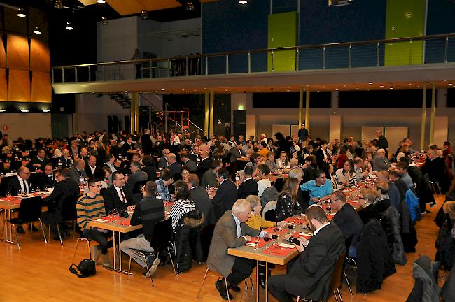 Die Simplonhalle war am Freitag rege besucht.