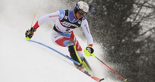 Ramon Zenh&auml;usern f&auml;hrt beim Weltcup-Slalom in Zagreb auf den siebten Zwischenrang.