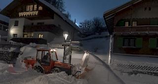 Die f&uuml;r das kommende Wochenende geplanten Weltcuprennen der Frauen in St. Anton am Arlberg sind wegen anhaltender Lawinengefahr und ung&uuml;nstiger Wettervorhersagen abgesagt worden.