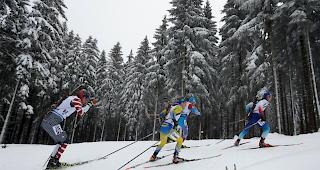 Wie am Vortag die Italienerin Lisa Vittozzi feierte auch Alexander Loginow beim Sprint im deutschen Oberhof den ersten Weltcupsieg.