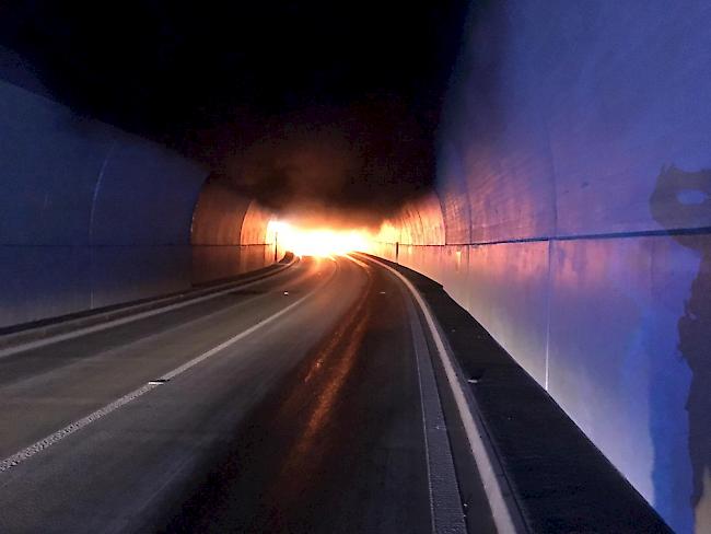 Carbrand im Schallbergtunnel. Verletzte gab es keine.