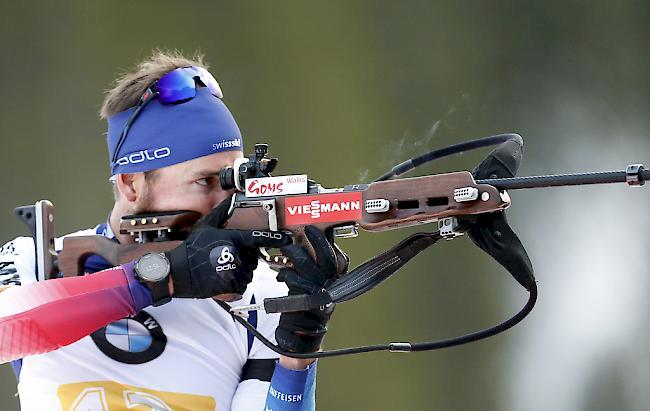 Nach dem Sprint am Freitag gelang Benjamin Weger in der Biathlon-Verfolgung von Oberhof über 12,5 km eine markante Leistungssteigerung. (Archivbild)