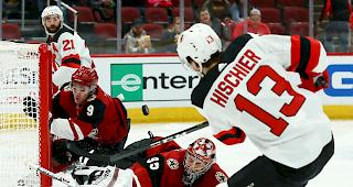 Starke Leistung. Im Spiel gegen die Philadelphia Flyers wurde der Natischer Nico Hischier zum &laquo;Mann des Spiels&raquo; gew&auml;hlt. (Archivbild)