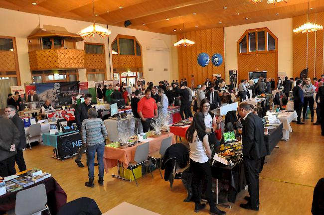 Impressionen von der 10. Tischmesse im Zentrum Missione in Naters.