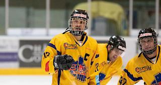 Kampf um dritten Tabellenplatz. Der EHC Raron und sein Kapit&auml;n Flavian Wyer konnten am Samstag einen wichtigen Sieg feiern.