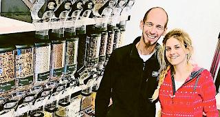 Mathieu Combaz und Patricia Biner leiten &laquo;Chez Mamie&raquo; in Visp. Foto zvg