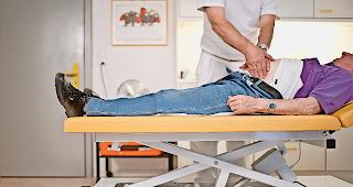 Zu hoch? Zu niedrig? Die &Auml;rzte wollen den Taxpunkt erh&ouml;hen, f&uuml;r die Versicherer ist er bereits zu hoch.symbolbild keystone