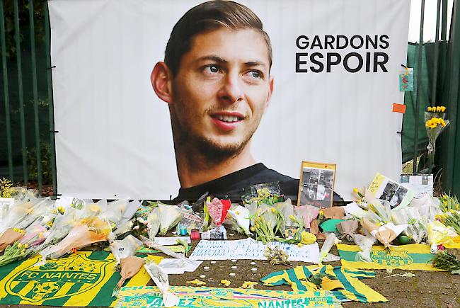 Der Fussballer Emiliano Sala und dessen Pilot werden seit einer Woche vermisst. 