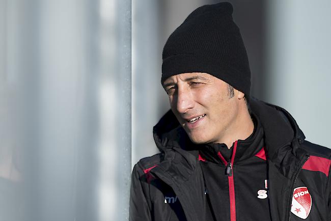 Murat Yakin hat beim FC Sitten seinen Trainer-Vertrag um weitere zwei Jahre verlängert.