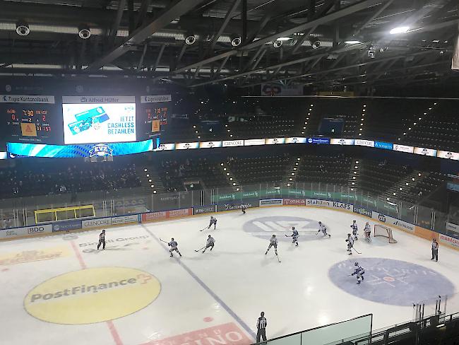 Der EHC Visp gewann am Freitagabend in der hochmodernen, aber fast leeren Zuger Bossard Arena deutlich.