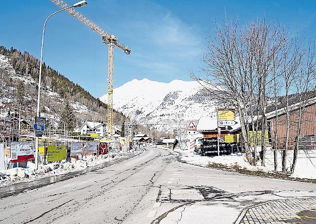 Im Umkreis des ÖV-Hub Fiesch (links im Bild) wird in Zukunft kräftig gebaut.