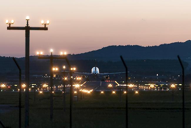 Wegen drei Bomben aus dem Zweiten Weltkrieg: Flughafen Ciampino in Rom geschlossen. (Themenbild)