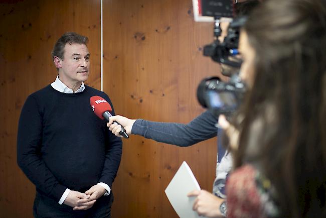 Jacques Hefti, Verwaltungsratspräsident der Fiorino Kinderbetreuung, spricht an der Medienkonferenz vom Donnerstag, 7. Februar über den Fall eines ehemaligen Kita-Mitarbeiters, der vergangenen Juli wegen Verdachts auf Kindsmissbrauch festgenommen wurde.