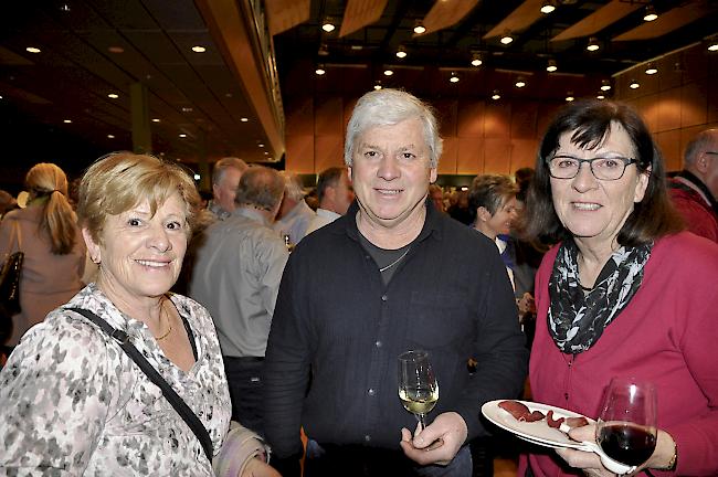 Cécile Caliesch Bregy (66), Mischel Bregy (62) und Margrit Bregy (65), alle aus Turtmann.