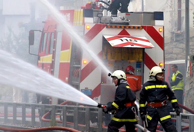 Der Brand wurde gelöscht, eine vierköpfige Familie wurde ins Spital eingeliefert.