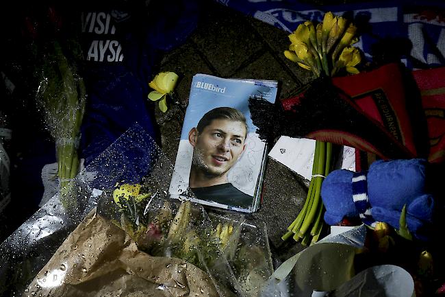 Abschied. In der Gemeinde Progreso, wo Emiliano Sala aufgewachsen ist, wird in der Sporthalle eine Totenwache abgehalten.