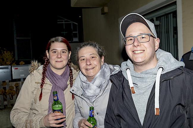 Janine Henzen (22), Steg, Andrea Henzen (46), Hohtenn, Kevin Henzen (23), Steg.