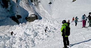 Lawinenopfer. Der 34-j&auml;hrige Franzose, der als Pistenpatrouilleur im Skigebiet Crans-Montana gearbeitet hat, ist verstorben.
