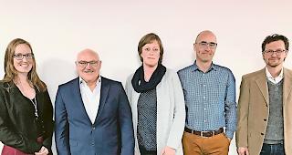 Neues Angebot. Der Stiftungsrat mit Katja Walser, Pr&auml;sident Herbert Schmidhalter, Claudine Carlen, Achim Gsponer und Bj&ouml;rn Wyss (von links).Foto zvg