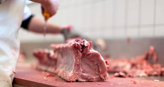 Tendenz sinkend. Gem&auml;ss Bundesamt f&uuml;r Statistik nimmt der Fleischkonsum pro Kopf von Jahr zu Jahr ab.