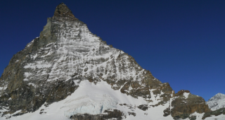 Die beiden ausl&auml;ndischen Alpinisten st&uuml;rzten am H&ouml;rnligrat rund 600 Meter in die Tiefe. 