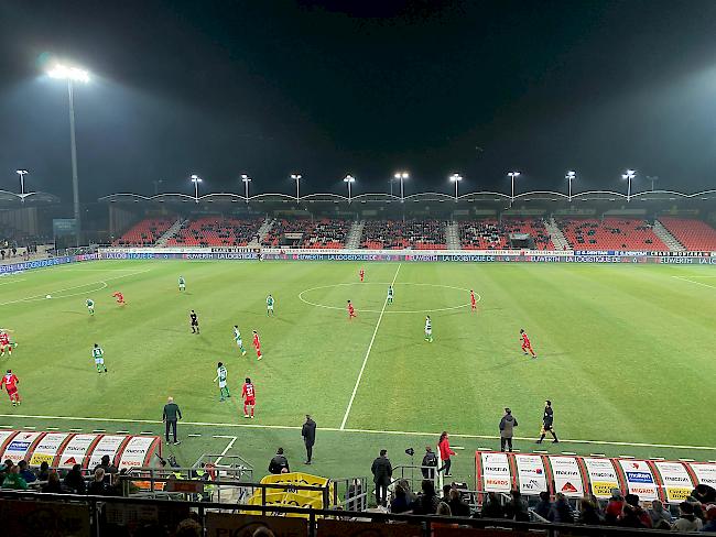 7000 Fans am Samstagabend im Stade de Tourbillon, als Sitten den FC St. Gallen empfing.