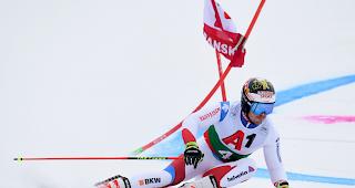 Lo&iuml;c Meillard belegt beim Weltcup-Riesenslalom der M&auml;nner in Bansko den 7. Zwischenrang.