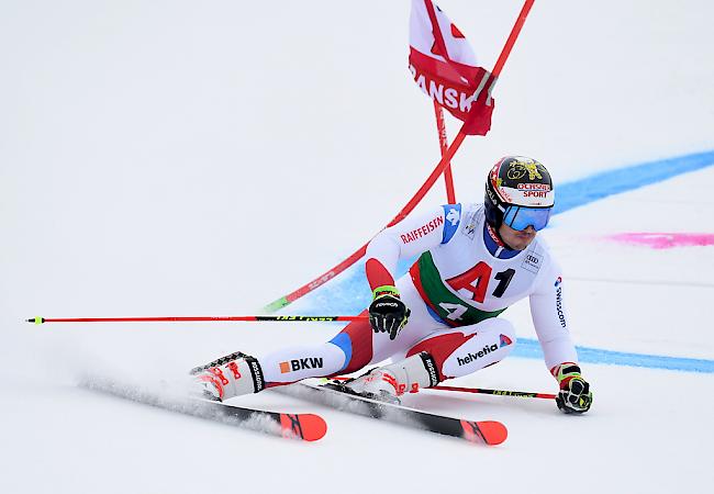 Loïc Meillard belegt beim Weltcup-Riesenslalom der Männer in Bansko den 7. Zwischenrang.