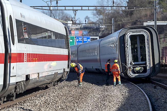 Der ICE aus Berlin entgleiste zwischen dem Badischen Bahnhof und Basel SBB und kam nur wenige Meter vor einer Tunnelwand zum Stehen. 