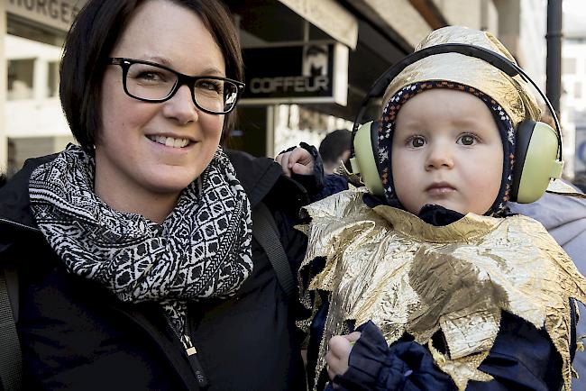 Stefanie (35) und Mael (1) Stoffel, Visperterminen.