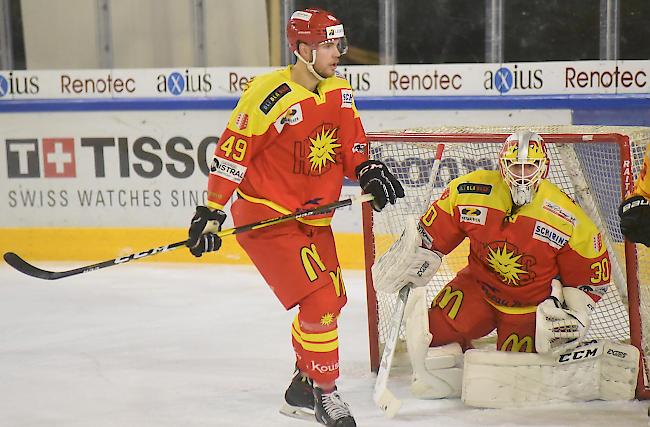 Verteidiger Montandon und Torhüter Giovannini, für Siders ist der Playoff-Final greifbar nahe.