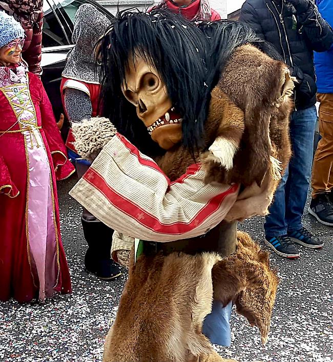 Impressionen vom grossen Fasnachtsumzug am Samstag in Wiler.