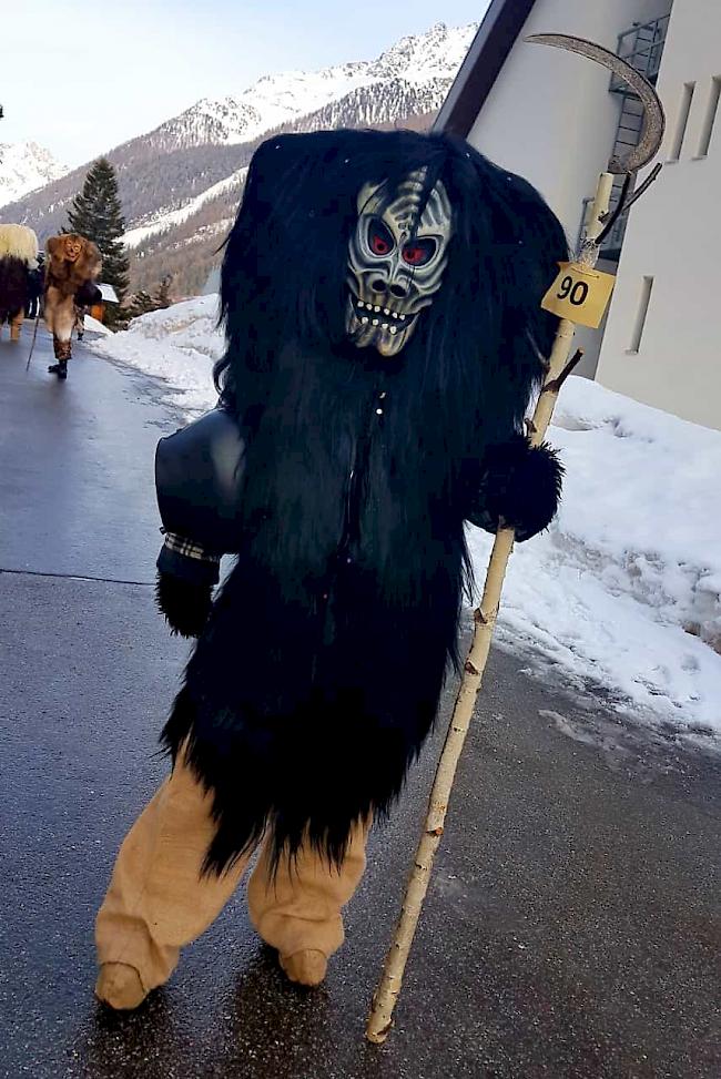 Impressionen vom grossen Fasnachtsumzug am Samstag in Wiler.