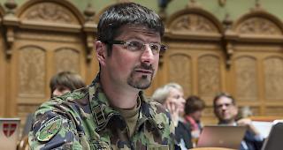 Zur&uuml;ck. Yannick Buttet &ndash; nicht im Nationalrat, aber in der Armee