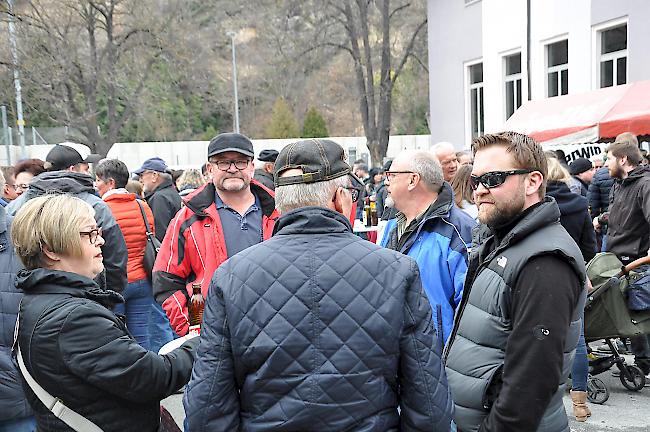 Impressionen zum Widdermarkt des Oberwalliser Schwarznasenschaftzuchtverbands beim Sepp-Blatter-Schulhaus in Visp.