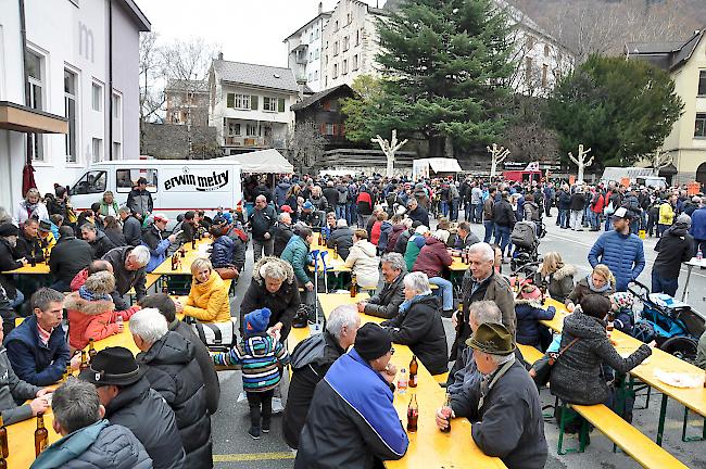 Impressionen zum Widdermarkt des Oberwalliser Schwarznasenschaftzuchtverbands beim Sepp-Blatter-Schulhaus in Visp.