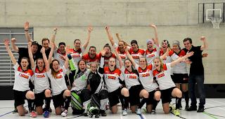 Die 1. Liga Damen des UHC Visp nehmen die Playoffs um den Aufstieg in die NLB in Angriff.