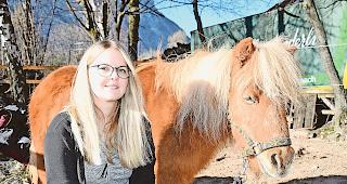 Janine Bilgischer mit ihrem Pony Sonja: &laquo;Meiner Sonja geht es gut.&raquo;