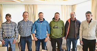 Alpgold-Vorstand. Von links: Vizepr&auml;sident Roman Arnold, Thomas Elmiger, Daniel Grichting, Patrick Heinzmann, Roland M&uuml;ller (neu) und Pr&auml;sident Francis Guigoz. Es fehlen: Fr&eacute;d&eacute;ric Deslarzes,  Emmanuel Coppey und Pierre-Joseph Follonier.