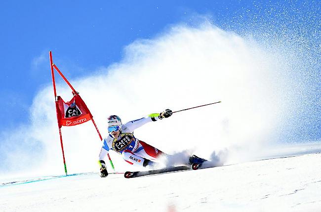 Marco Odermatt fährt im Riesenslalom in Soldeu auf den 2. Platz. 